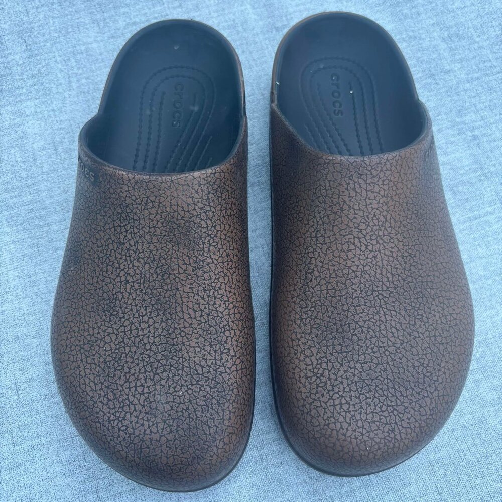 Womens Size 11 Clog style Crocs